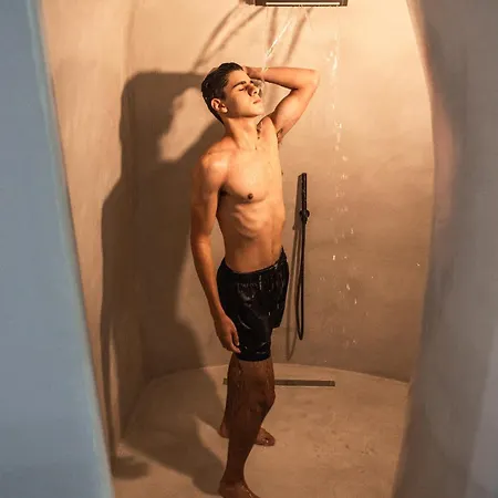 Uncle's House Luxury * Адамас