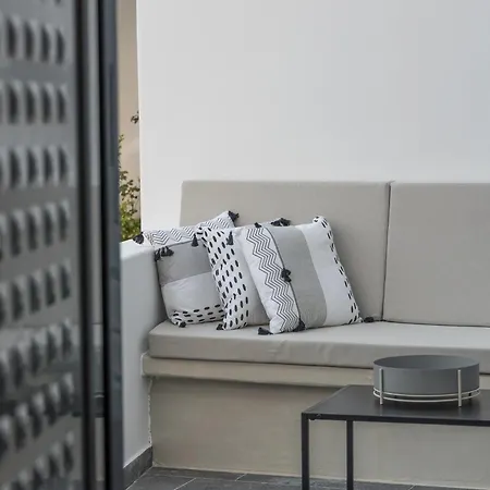 Uncle's House Luxury Apartment Adamantas (Milos)